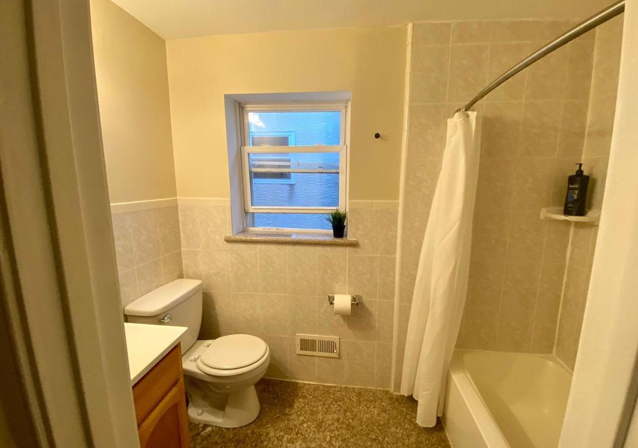 Historic Townhouse Oasis With En-Suite Bathroom 필라델피아 객실 사진